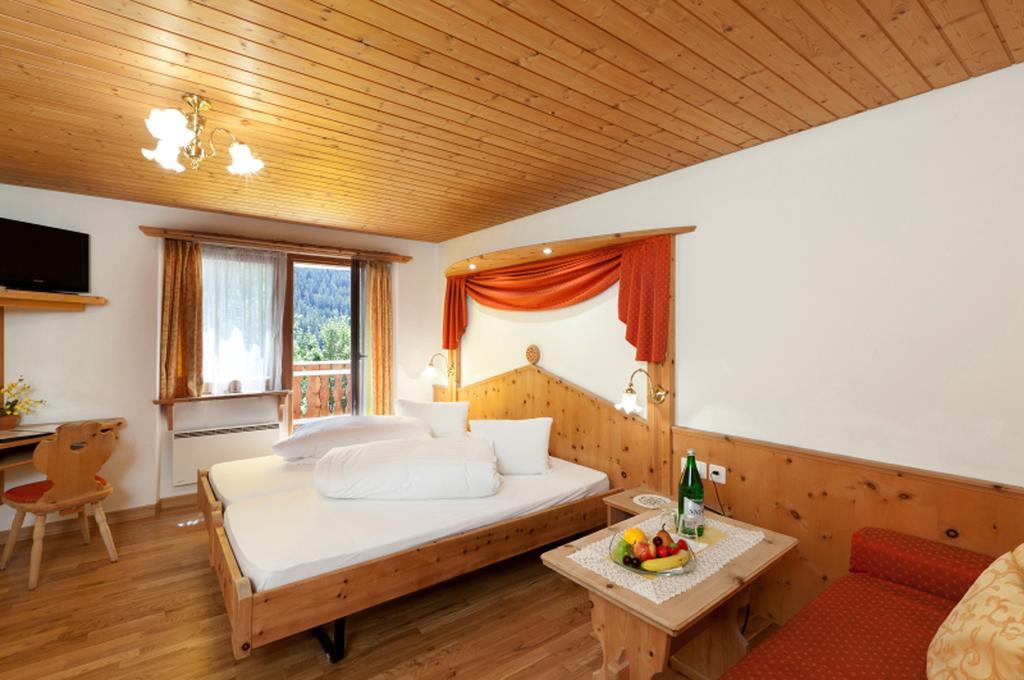 Hotel Astras Scuol Buitenkant foto