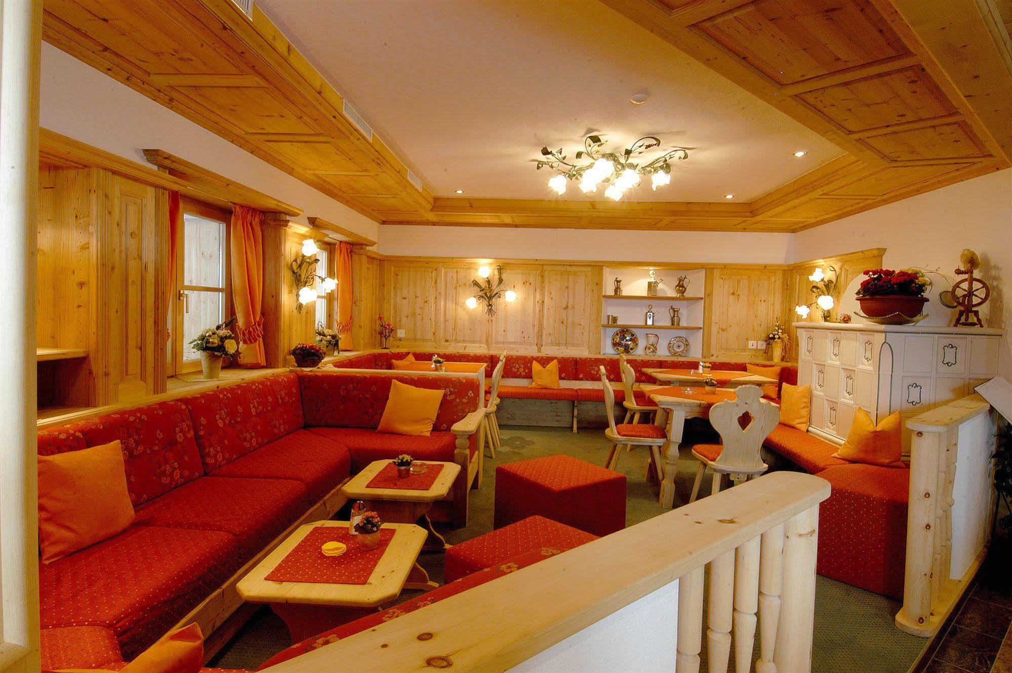 Hotel Astras Scuol Buitenkant foto