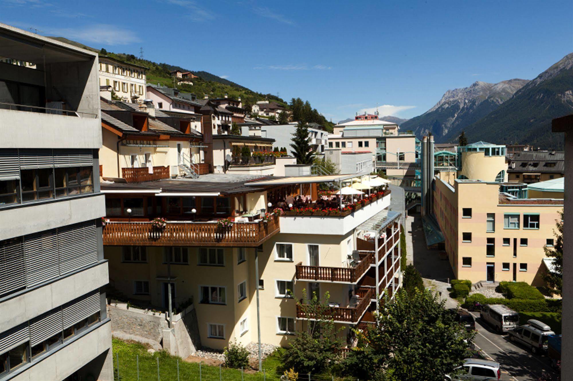 Hotel Astras Scuol Buitenkant foto
